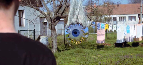 Ufo na dvore