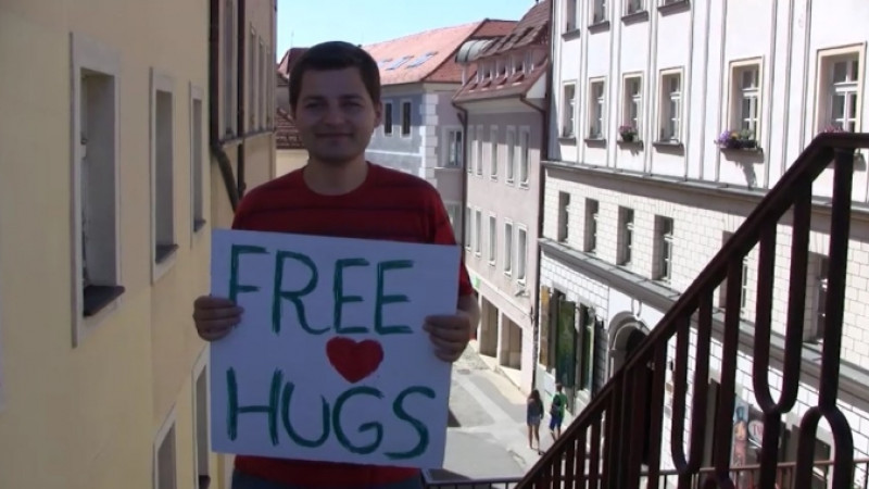 LŠFJ 2015 Free hugs in Bratislava
